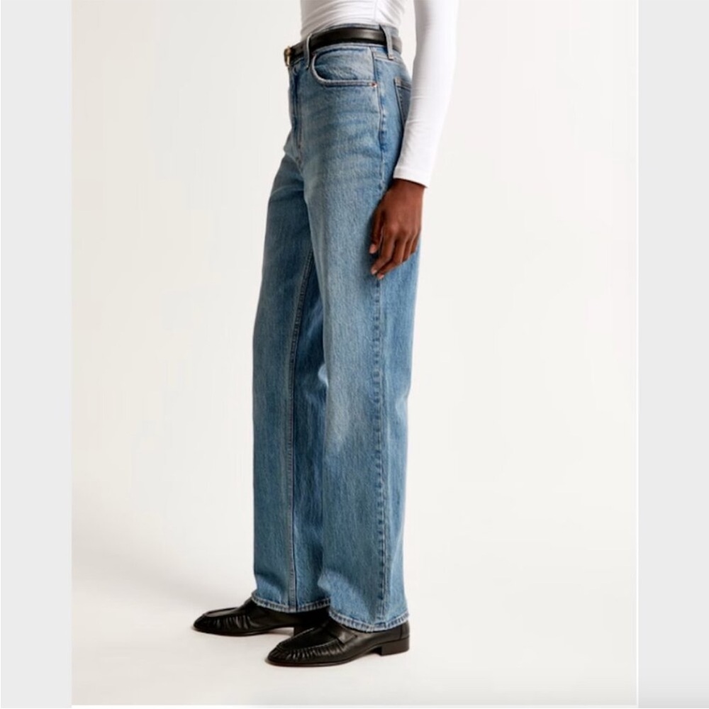 Abercrombie & Fitch 90s STRAIGHT ULTRA HIGH RISE Size 28 / 6R